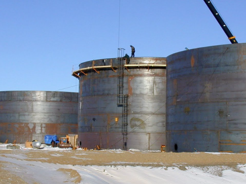 Construcción y montaje de tanques API
